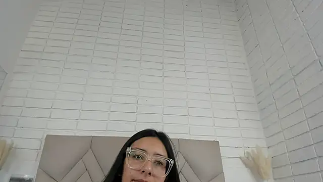 Isis Osman online show from 09/09/25, 01:43