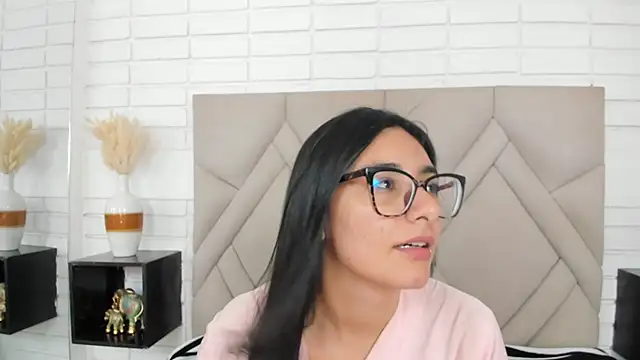 Isis Osman online show from 09/26/25, 07:18