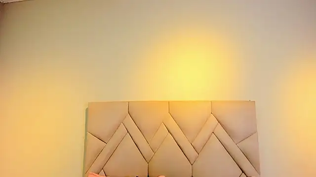 Isis Osman online show from 03/06/26, 07:43