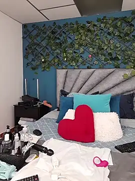 Grey Lorenz11 online show from 03/05/26, 09:16