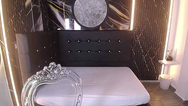 Bruja  Scarlata online show from 10/07/25, 10:12