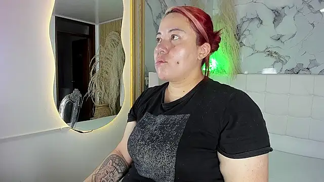 Bruja  Scarlata online show from 10/14/25, 10:16