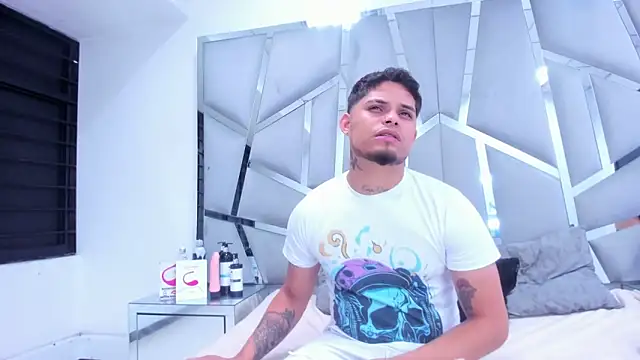 MelissaAndZeuss online show from 02/20/25, 05:23