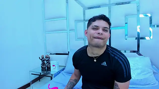 MelissaAndZeuss online show from 03/22/25, 03:52