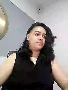 Snapshot of ely_toro_ chatting on 12/24/24, 10:28 ely toro online show from 12/24/24, 10:28
