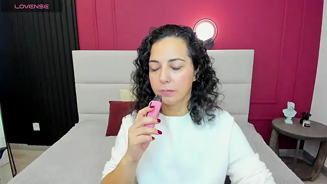 Linda Insatiable online show from 10/17/25, 01:31