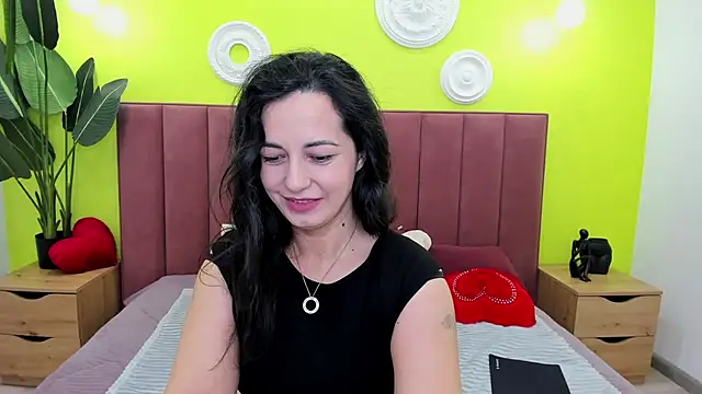 Linda Insatiable online show from 05/11/26, 01:33