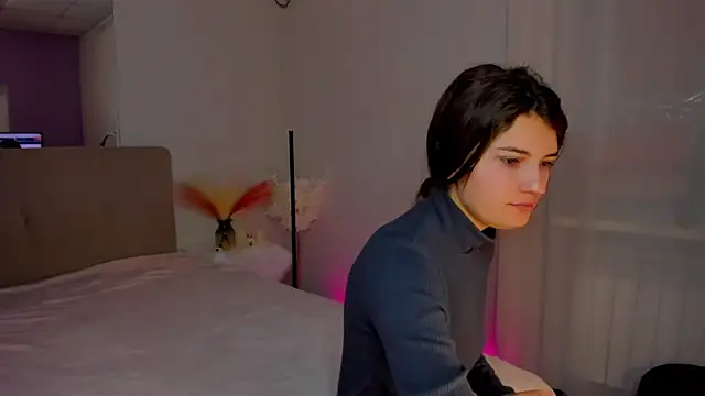 Laura Leee online show from 01/29/25, 06:33