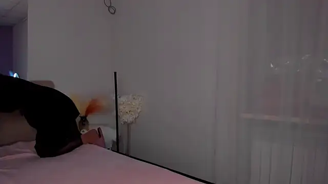 Laura Leee online show from 03/01/25, 06:35