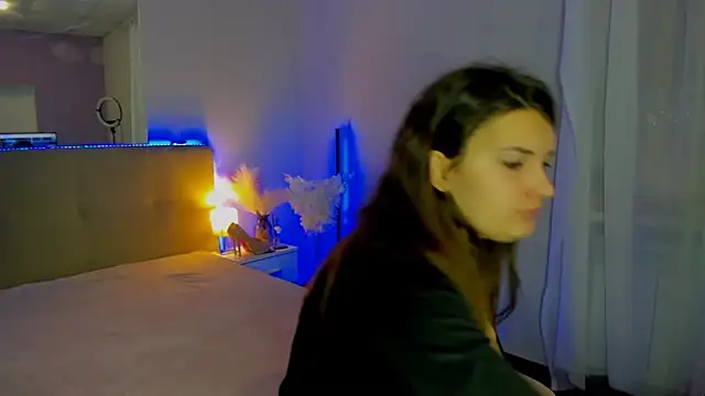 Laura Leee online show from 11/25/25, 06:02