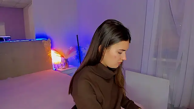 Laura Leee online show from 02/04/26, 06:30