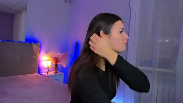 Laura Leee online show from 03/12/26, 05:57