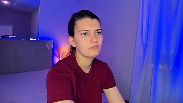 Laura Leee online show from 05/19/26, 04:52