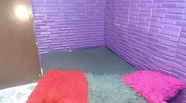 Snapshot of ShanayaKops chatting on 12/29/24, 04:08 ShanayaKops online show from 12/29/24, 04:08