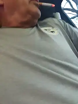 Snapshot of vanscr1 chatting on 02/04/25, 01:27 vanscr1 online show from 02/04/25, 01:27