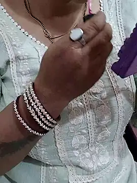 Urmila bhabhii online show from 03/25/26, 04:07