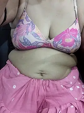 Snapshot of Urmila_bhabhii chatting on 05/10/26, 02:44 Urmila bhabhii online show from 05/10/26, 02:44
