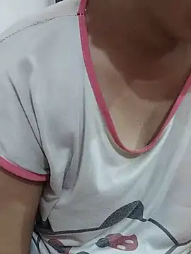 Snapshot of Urmila_bhabhii chatting on 05/27/26, 03:03 Urmila bhabhii online show from 05/27/26, 03:03