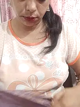 Snapshot of Urmila_bhabhii chatting on 06/12/26, 03:05 Urmila bhabhii online show from 06/12/26, 03:05