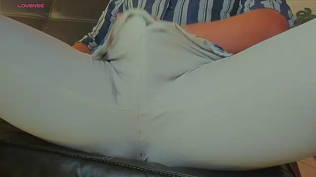 Snapshot of MrLonely02 chatting on 01/04/25, 05:16 MrLonely02 online show from 01/04/25, 05:16