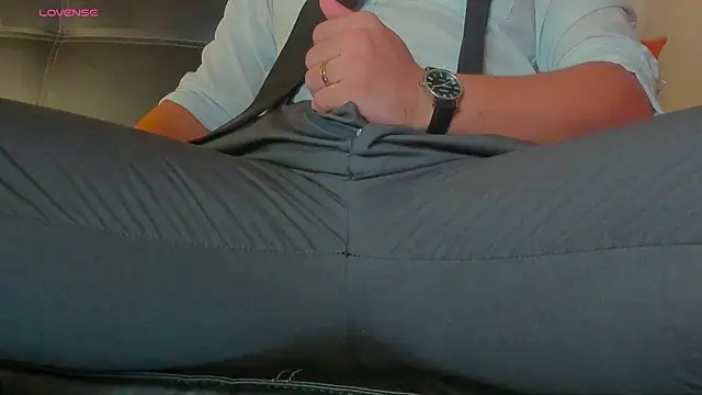 Snapshot of MrLonely02 chatting on 01/10/25, 02:14 MrLonely02 online show from 01/10/25, 02:14