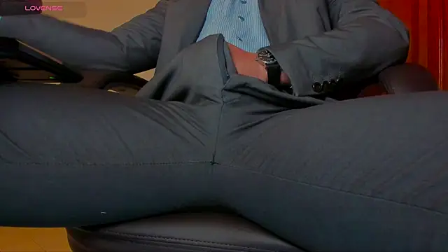 Snapshot of MrLonely02 chatting on 01/24/25, 11:23 MrLonely02 online show from 01/24/25, 11:23