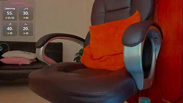 Snapshot of MrLonely02 chatting on 02/04/25, 04:39 MrLonely02 online show from 02/04/25, 04:39