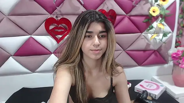 NahomiConnor  online show from 02/13/25, 10:22