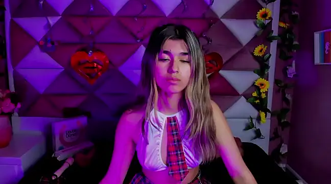 NahomiConnor  online show from 03/17/25, 07:58