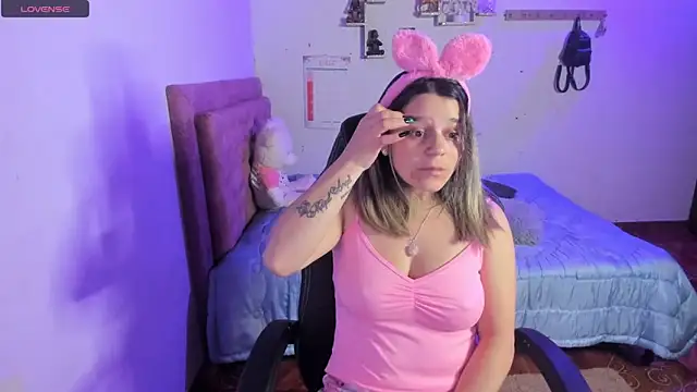 Sabrina Hall  online show from 10/14/25, 01:28