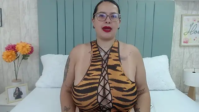 Snapshot of KarllaWalker chatting on 03/18/25, 12:36 KarllaWalker online show from 03/18/25, 12:36