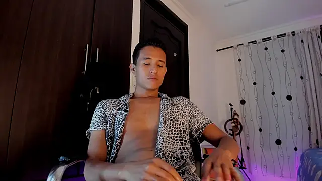 alessandro wizard online show from 03/08/25, 01:39