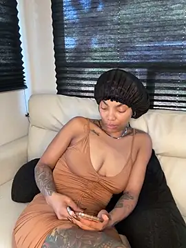 butterflybootyy online show from 09/18/25, 06:21