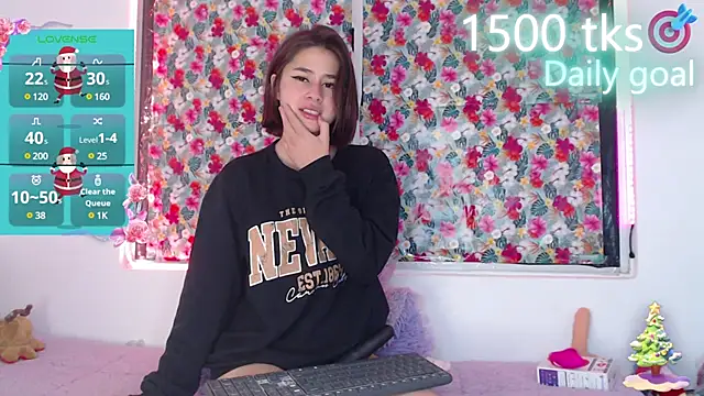 -Gwen- online show from 12/17/24, 04:01