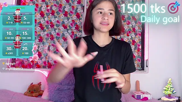 -Gwen- online show from 12/28/24, 06:06