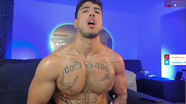 Snapshot of JACOB_MARTINS chatting on 03/11/25, 10:31 JACOB MARTINS online show from 03/11/25, 10:31