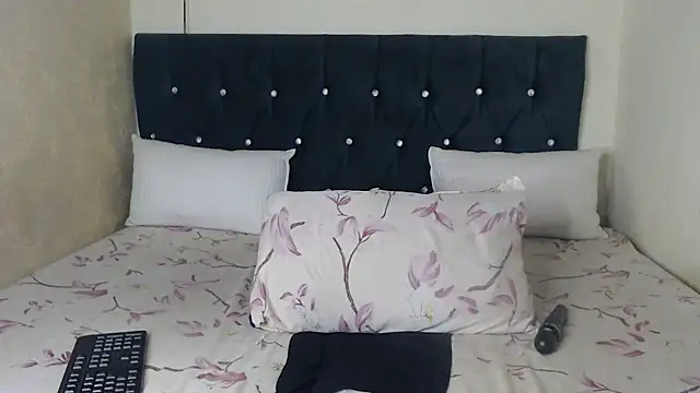 BhadBhad Kitty online show from 12/06/24, 01:51