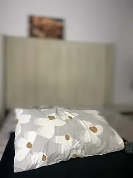 BhadBhad Kitty online show from 10/04/25, 04:43