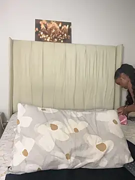 BhadBhad Kitty online show from 10/27/25, 05:33