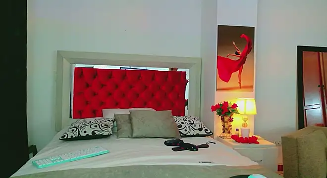 Lizzymontanaa online show from 12/18/25, 11:33