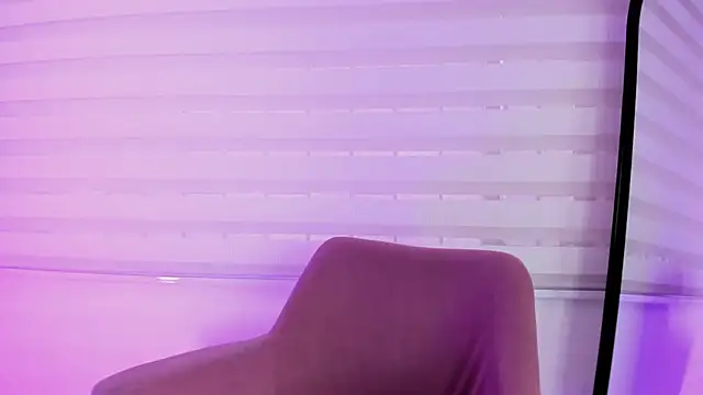 Snapshot of ariana_rosse__ chatting on 01/13/25, 07:31 ariana rosse   online show from 01/13/25, 07:31