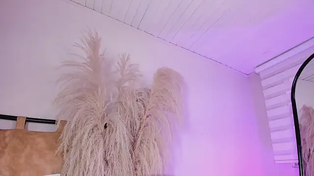 Snapshot of ariana_rosse__ chatting on 01/21/25, 12:39 ariana rosse   online show from 01/21/25, 12:39