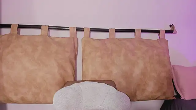 Snapshot of ariana_rosse__ chatting on 02/08/25, 06:44 ariana rosse   online show from 02/08/25, 06:44