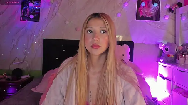 Snapshot of ariana_rosse__ chatting on 10/02/25, 10:44 ariana rosse   online show from 10/02/25, 10:44