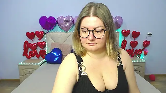 ZannaDreil online show from 02/22/25, 07:03