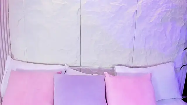 AvyMilton online show from 11/13/25, 11:42