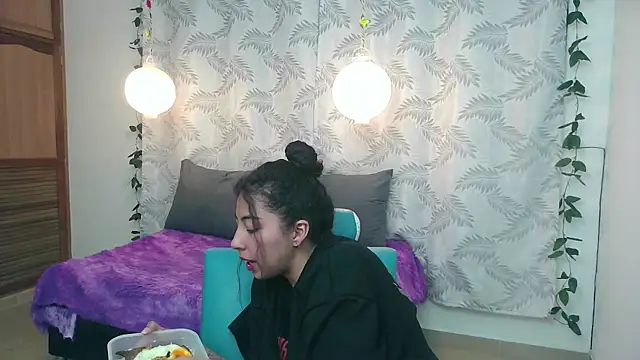 Mya paris online show from 01/24/25, 04:27