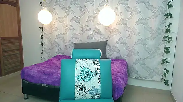 Mya paris online show from 01/25/25, 05:07