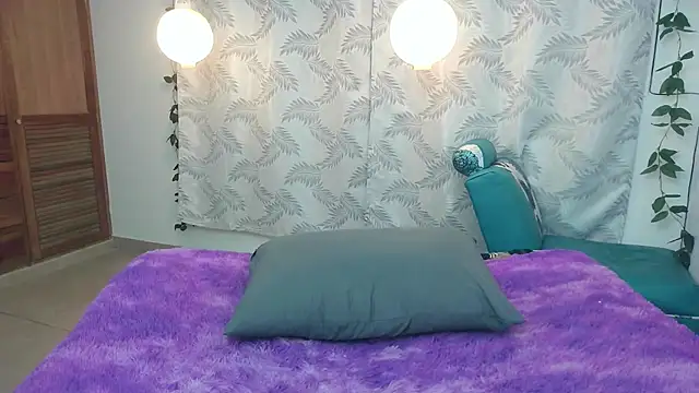 Mya paris online show from 02/05/25, 01:58