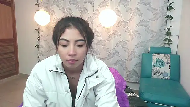 Mya paris online show from 02/06/25, 07:24